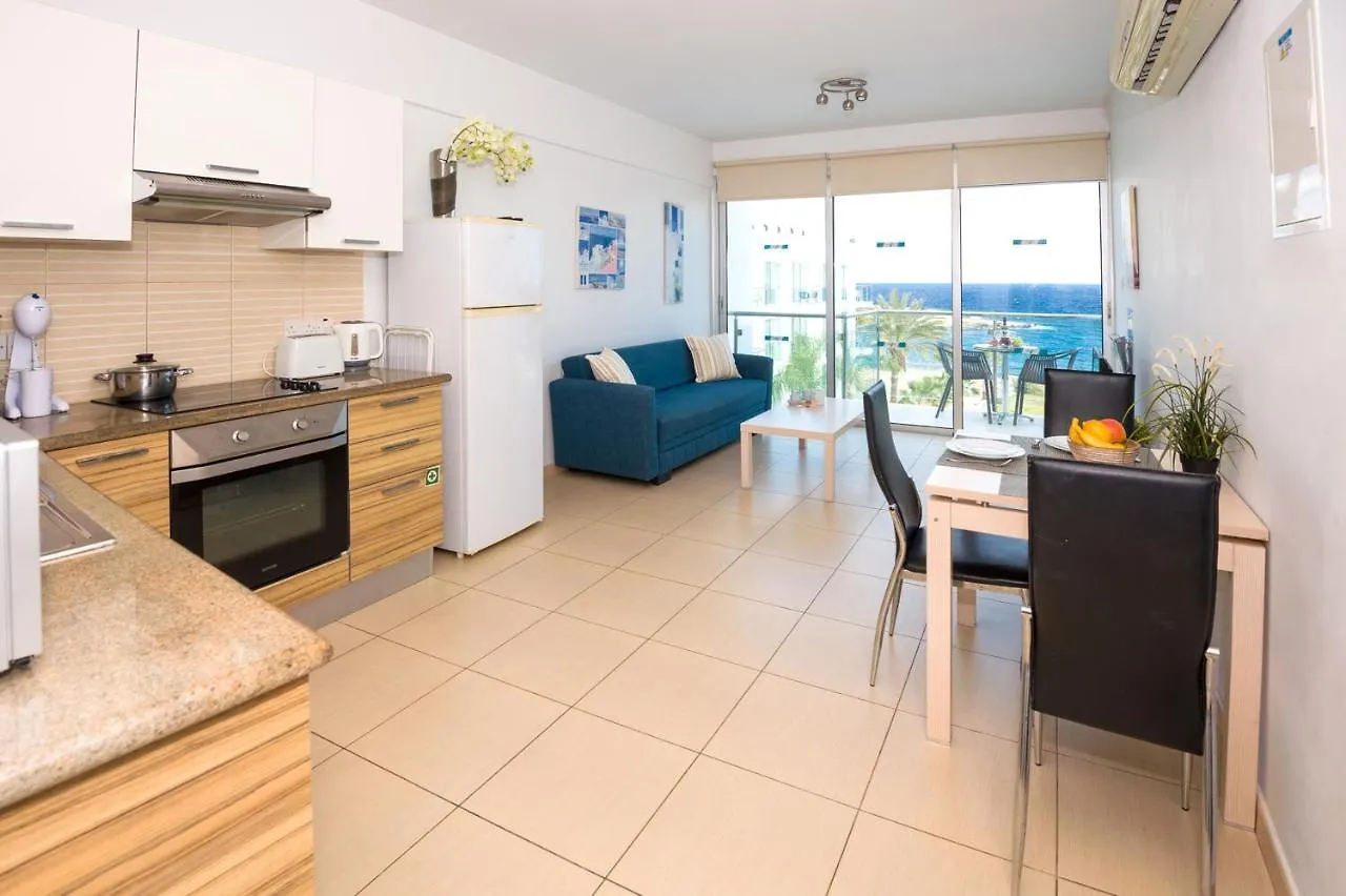 Дом отдыха Gabriela - Coralli Beachfront Apartment Протарас