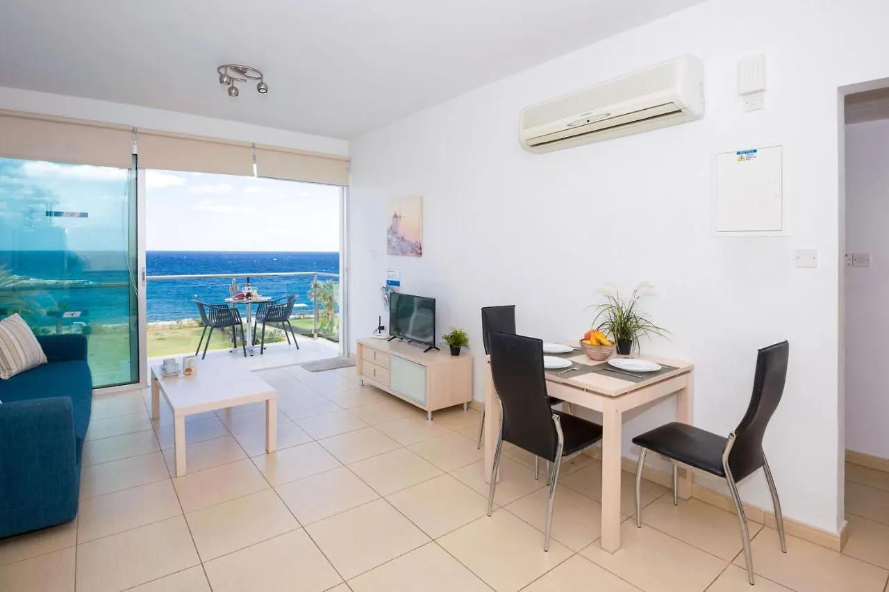 Дом отдыха Gabriela - Coralli Beachfront Apartment Протарас