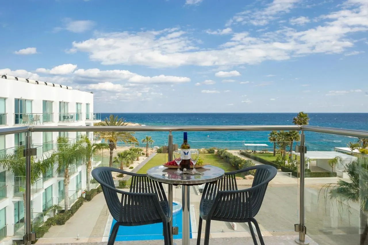 Gabriela - Coralli Beachfront Apartment Протарас Кипр