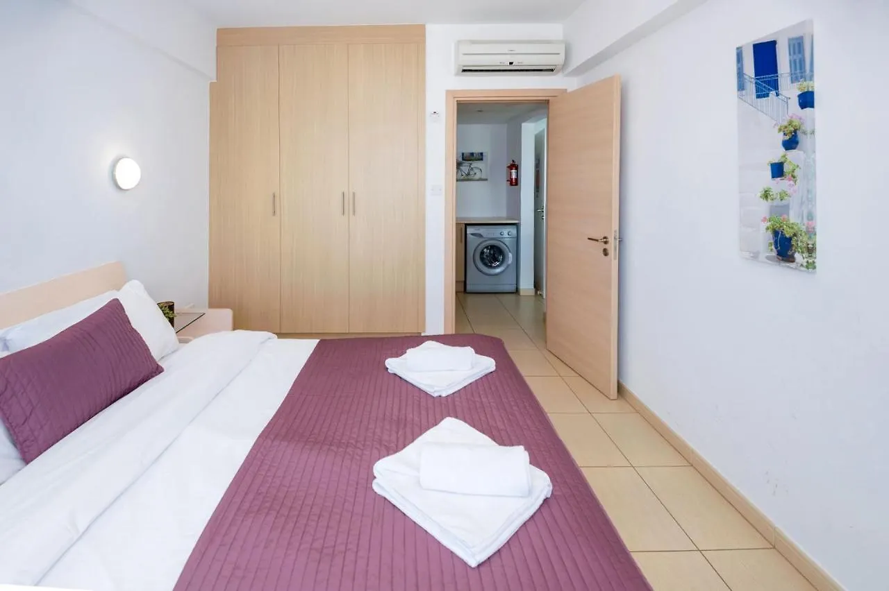 Gabriela - Coralli Beachfront Apartment Протарас 0*,